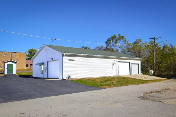170 E Woodlawn AVE, Hinckley, IL 60520