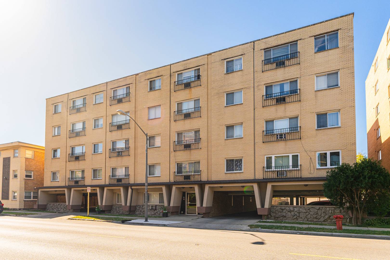 2920 N Harlem AVE #3J, Elmwood Park, IL 60707