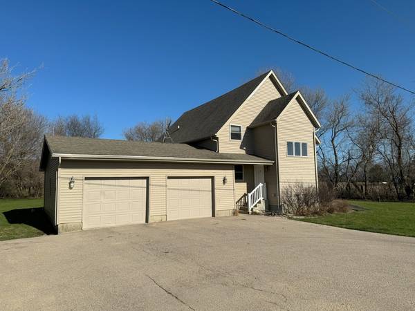 11791 N Leaf River RD, Leaf River, IL 61047