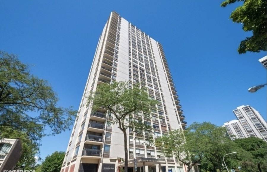 1355 N Sandburg TER #2404, Chicago, IL 60610