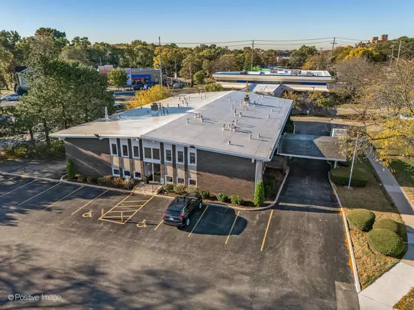 Skokie, IL 60076,9631 Gross Point RD