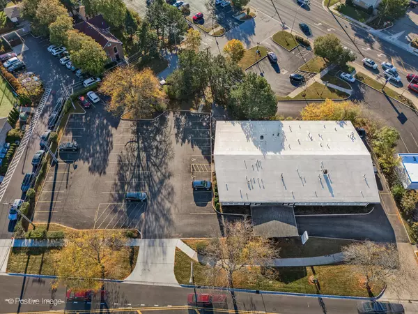 Skokie, IL 60076,9631 Gross Point RD