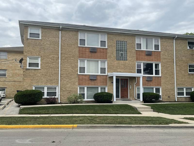 7134 Riverside DR #1S, Berwyn, IL 60402