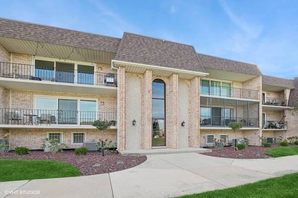 15702 Brassie CT #2N, Orland Park, IL 60462