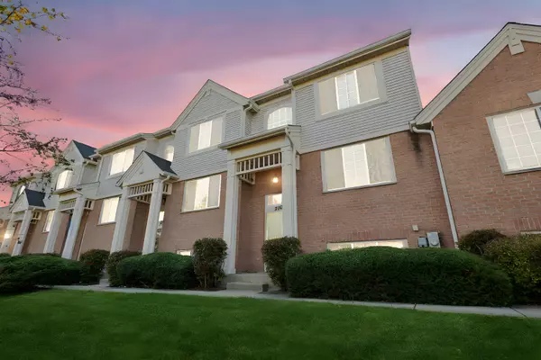2103 W CONCORD LN #2103, Addison, IL 60101