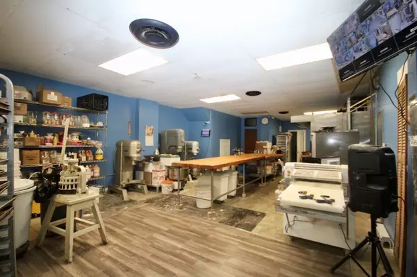 Chicago, IL 60623,2863 W Cermak RD