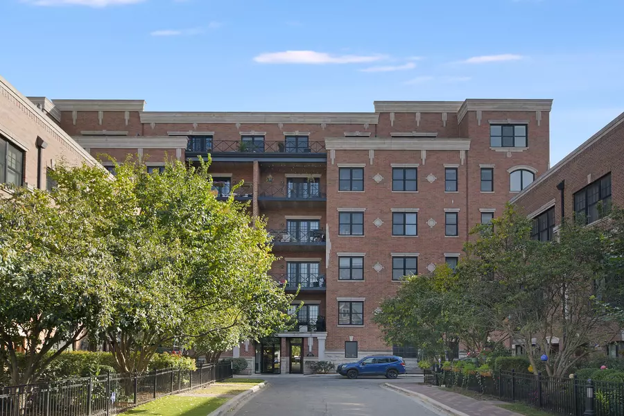 2811 N Bell AVE #405, Chicago, IL 60618