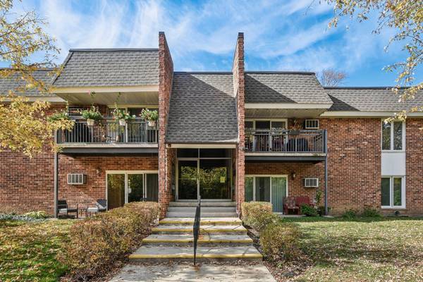 3941 Saratoga AVE #F112, Downers Grove, IL 60515