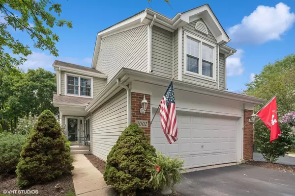 2002 Waverly CIR, St. Charles, IL 60174