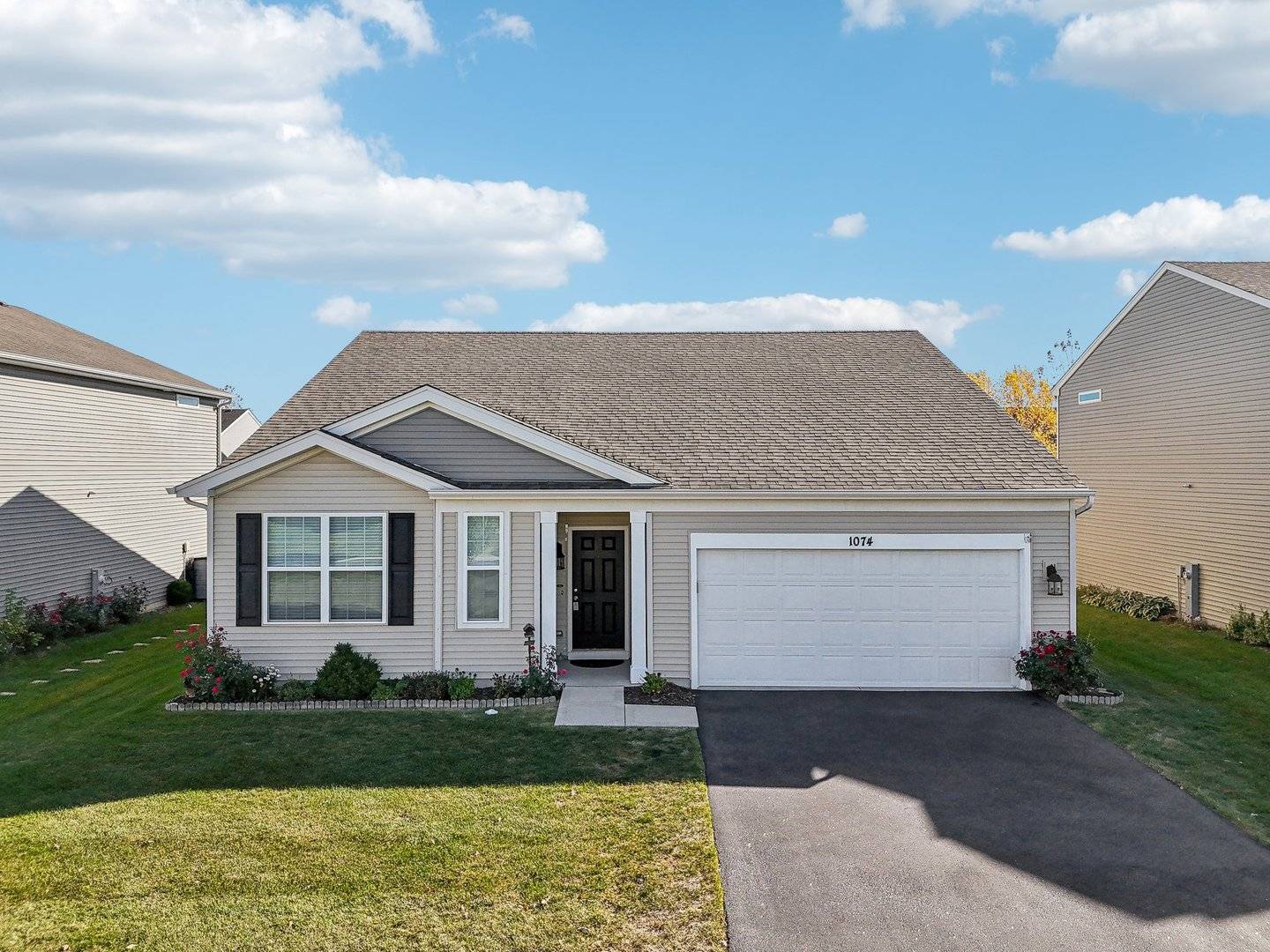 1074 Chestnut DR, Pingree Grove, IL 60140