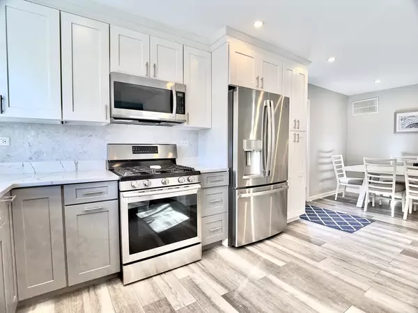Palatine, IL 60067,33 E Country Club CT