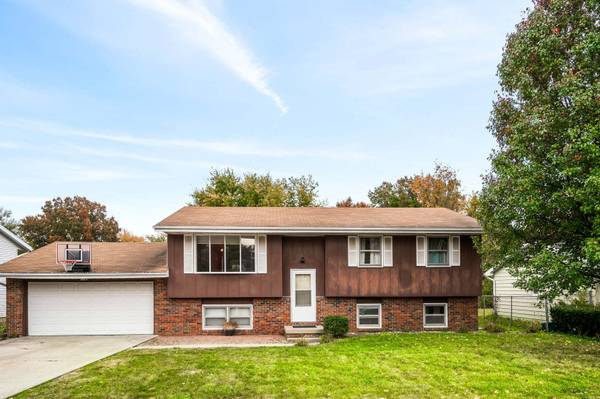 206 Rebecca LN, Normal, IL 61761