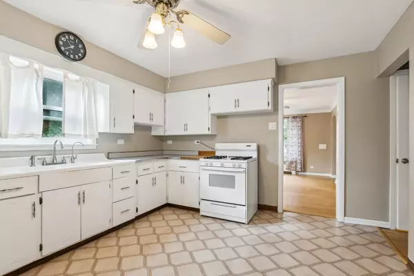 Oak Lawn, IL 60453,9243 Lynwood DR