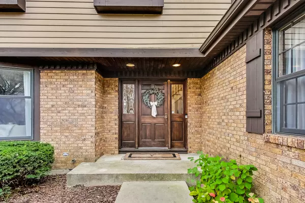 Libertyville, IL 60048,809 Furlong DR