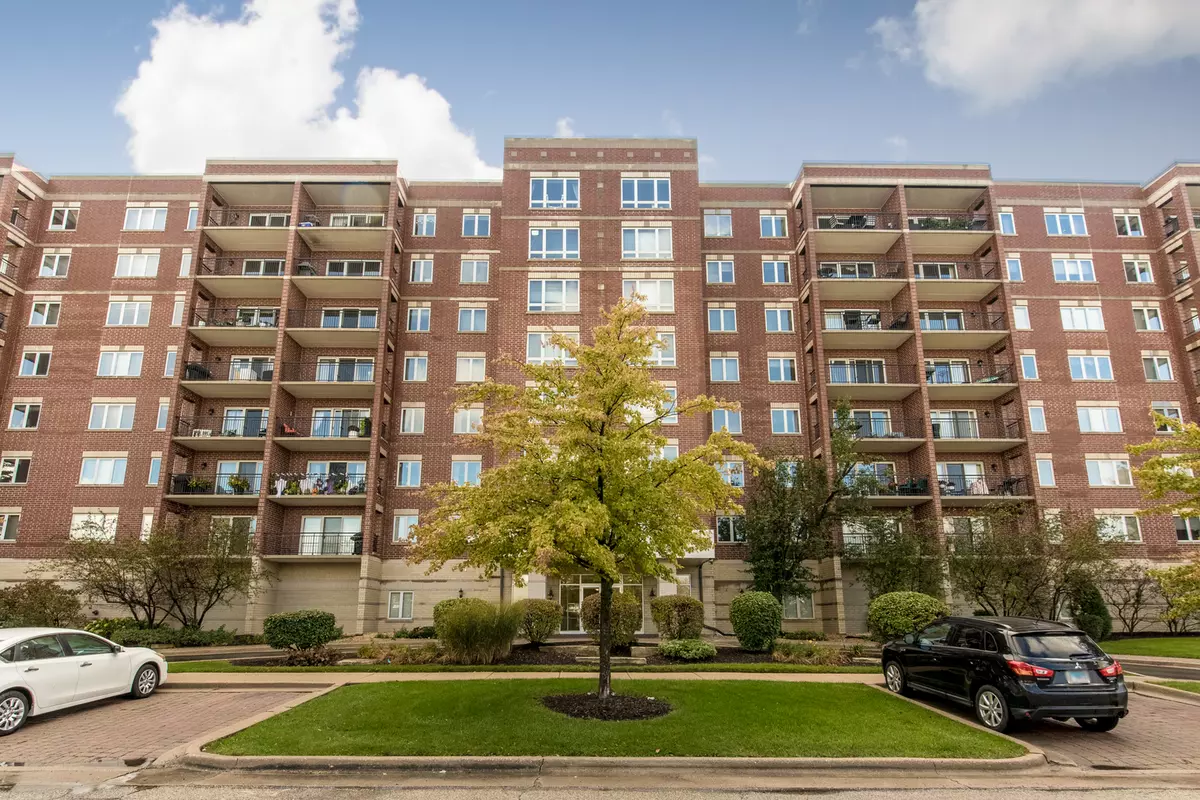 Chicago, IL 60656,5555 N Cumberland AVE #304