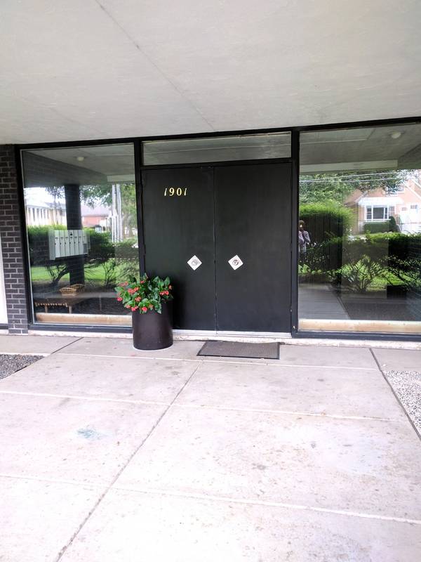 1901 W TOUHY AVE #6, Park Ridge, IL 60068