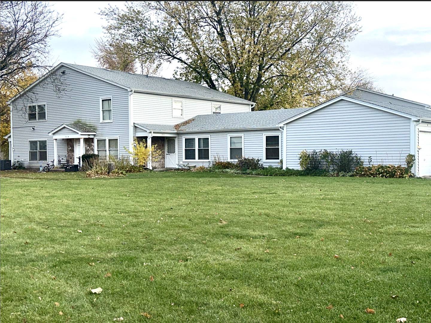 1311 N Glen CIR #E, Aurora, IL 60506