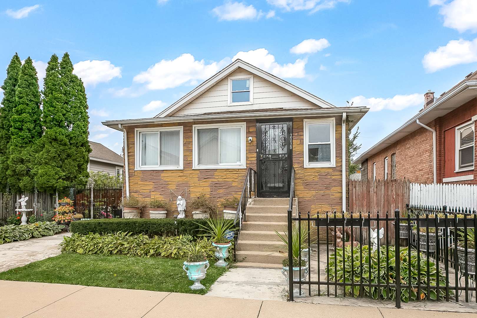 2038 N Nagle AVE, Chicago, IL 60707