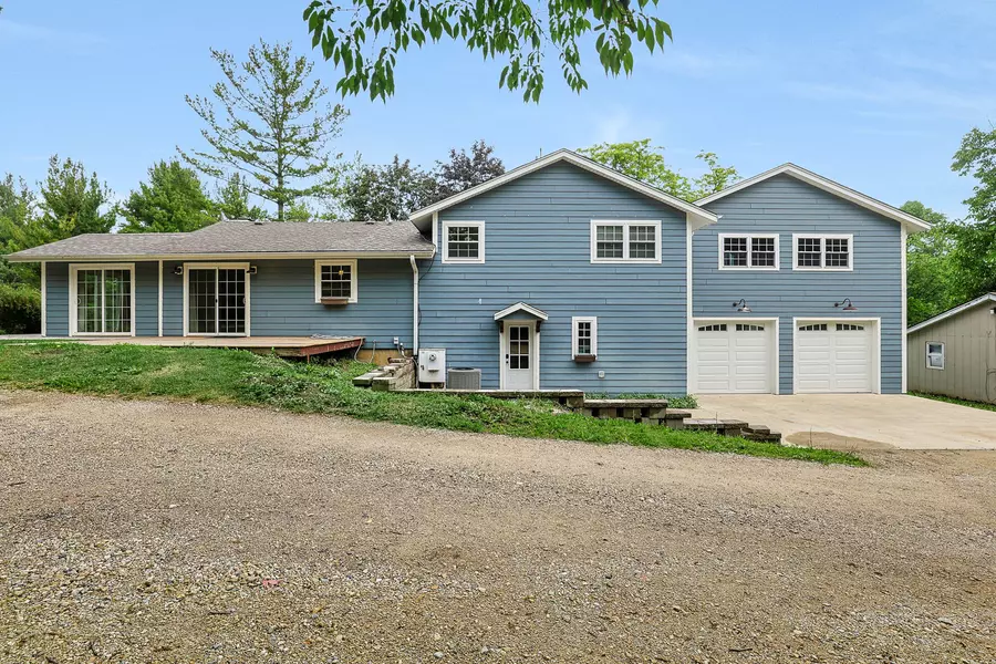 1918 Deerpass RD, Marengo, IL 60152