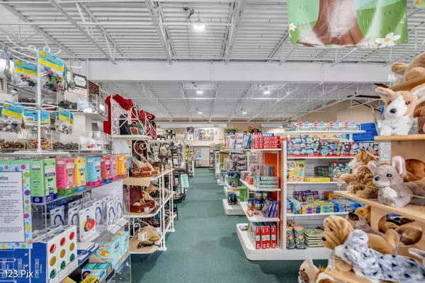 Lindenhurst, IL 60046,625 N Bridgeport TER