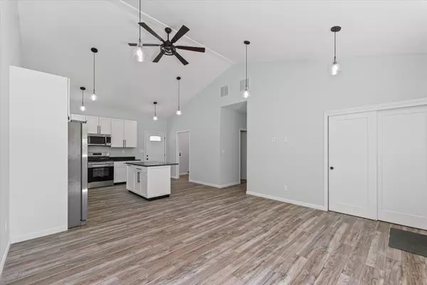 Homer, IL 61849,101 N Ellen ST