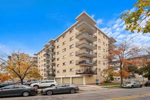 315 Des Plaines AVE #403, Forest Park, IL 60130