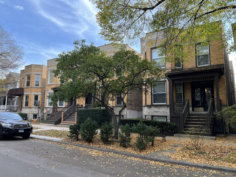 2143 W Bradley PL, Chicago, IL 60618