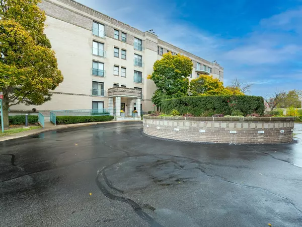 4747 Howard ST #404,  Skokie,  IL 60076