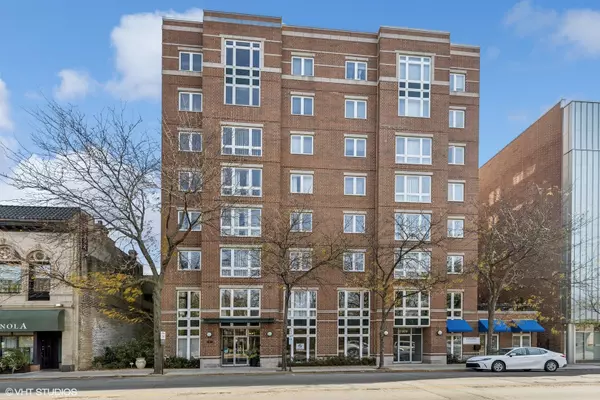 811 Chicago AVE #303, Evanston, IL 60202