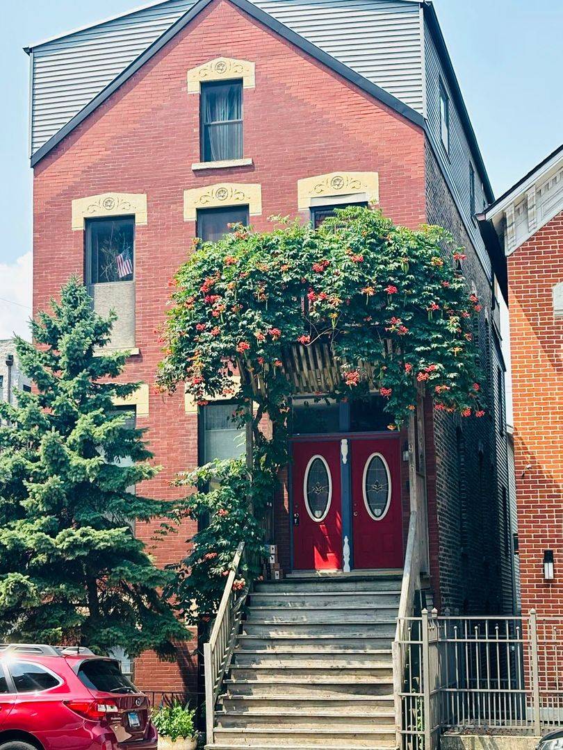 Chicago, IL 60642,916 N Noble ST