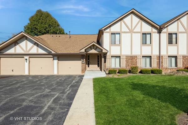 904 Surrey DR #2BL, Schaumburg, IL 60193