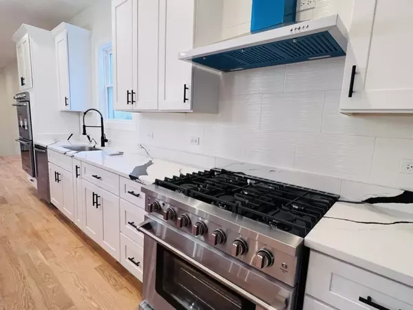 Chicago, IL 60637,638 E 65th ST