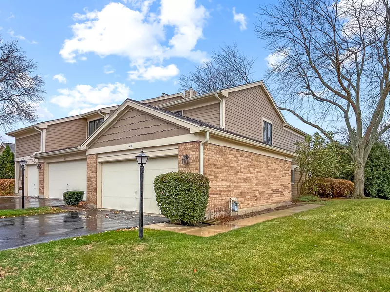 1218 Gulfstream Pkwy #19D, Libertyville, IL 60048