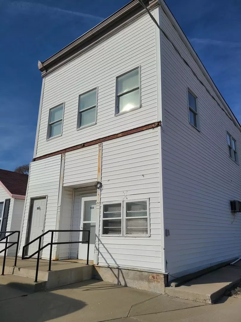Ashton, IL 61006,908 Main ST