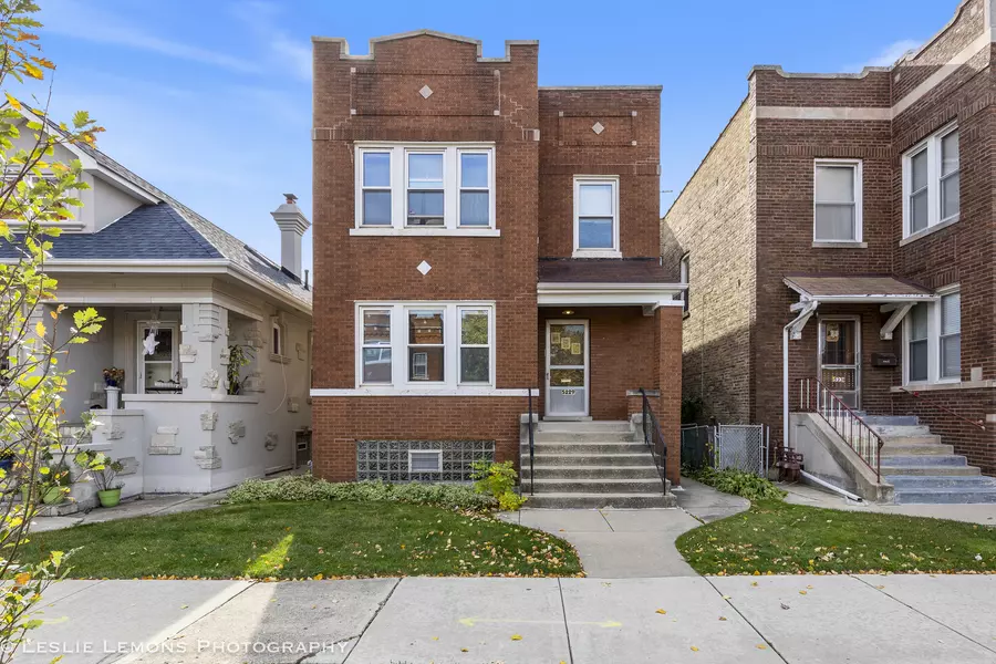 5229 W Newport AVE, Chicago, IL 60641