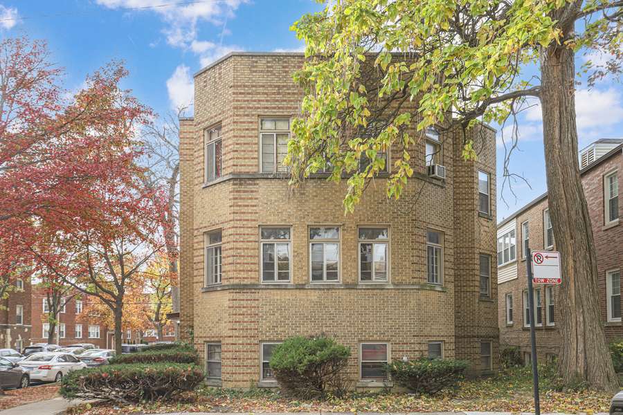 3336 W Hollywood AVE #1, Chicago, IL 60659