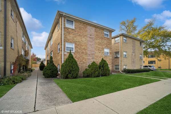 7517 W Fullerton AVE #2S, Elmwood Park, IL 60707