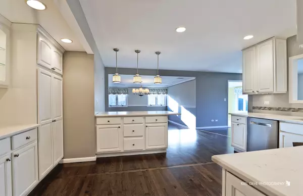 Libertyville, IL 60048,30226 N Oak Grove AVE