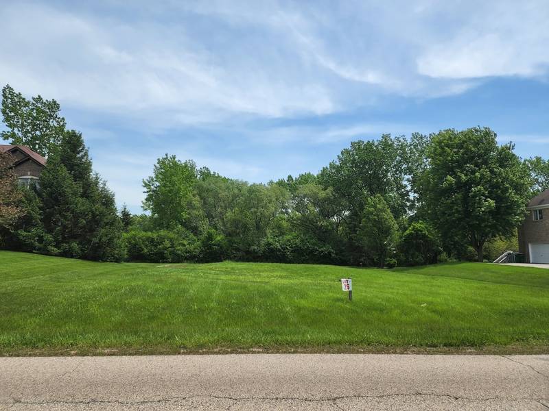 Lot 24 Redtail RD, Lakewood, IL 60014