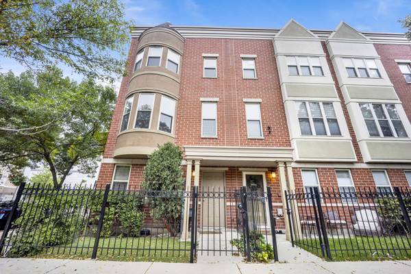 729 W Blackhawk ST, Chicago, IL 60610