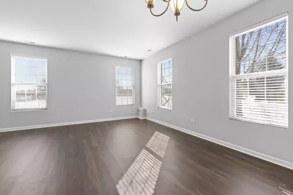 Round Lake, IL 60073,329 S Litchfield DR