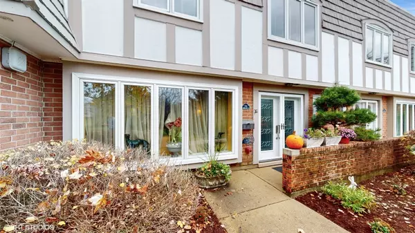 Highland Park, IL 60035,704 Lorraine CIR
