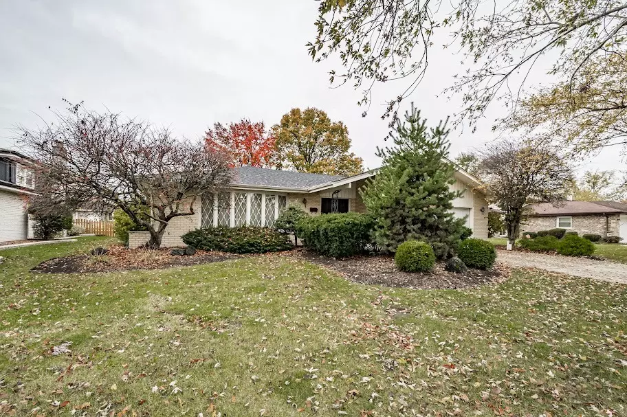 Darien, IL 60561,1615 Holly AVE