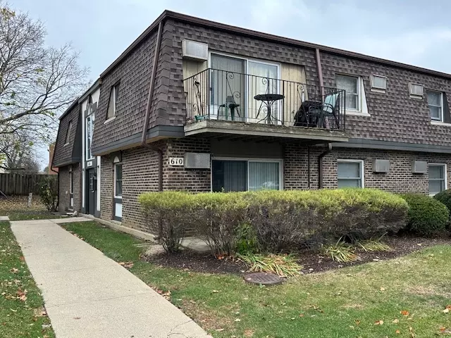 610 Trace DR #102, Buffalo Grove, IL 60089