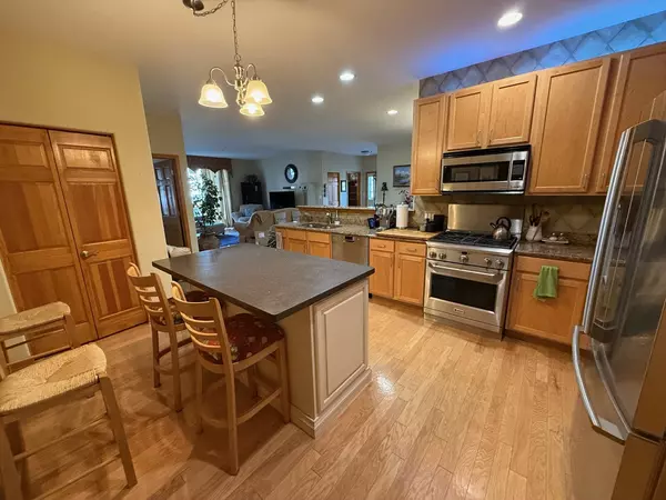 Waukegan, IL 60087,2552 N Burnside WAY #2552