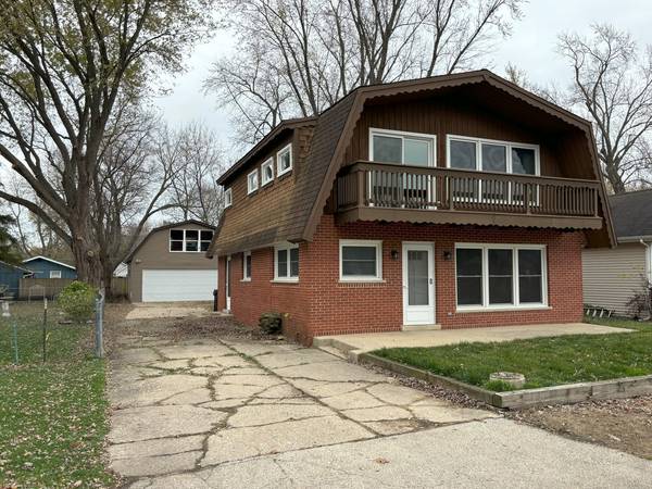 103 N Greenfield AVE, Crystal Lake, IL 60014