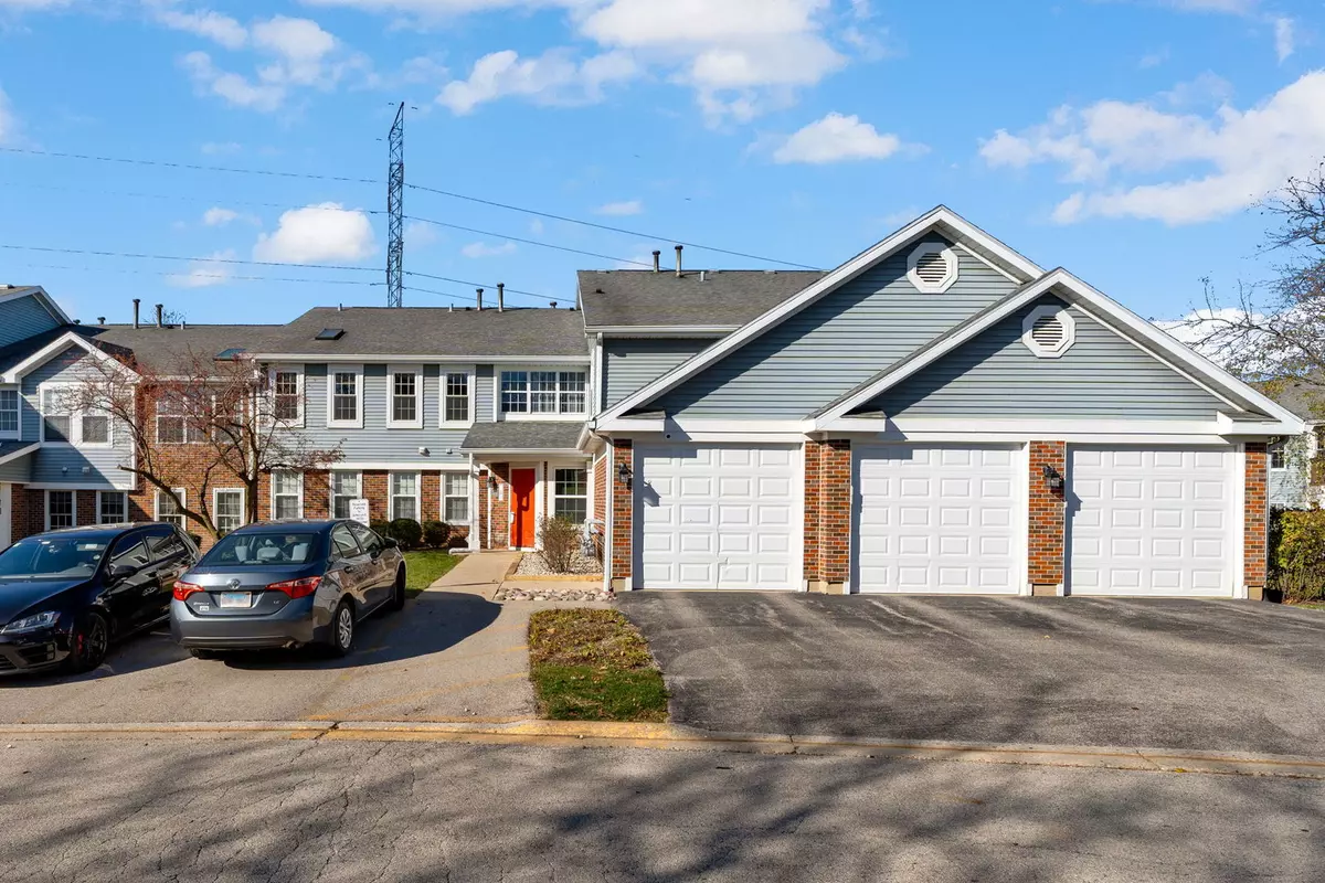 Palatine, IL 60067,260 W Lynn DR #6