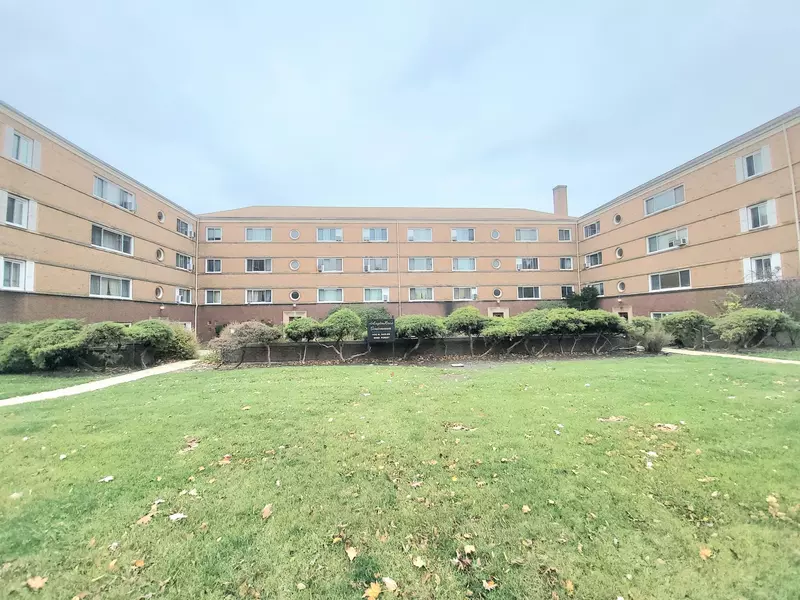 1100 N Harlem AVE #1, River Forest, IL 60305