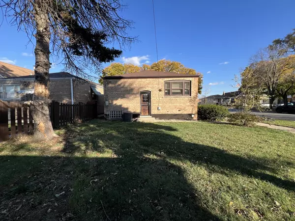 Chicago, IL 60632,4458 S KOMENSKY AVE