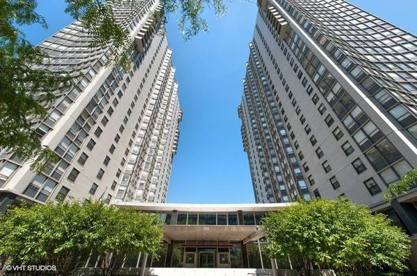 5701 N Sheridan RD #17Q, Chicago, IL 60660